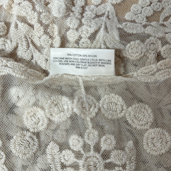 BOBBIE BROOKS Medium Shear Beige Sleeveless Embroidered Womens Lace Blouse - Picture 5 of 5